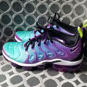 Nike Air VaporMax Plus
- Women's